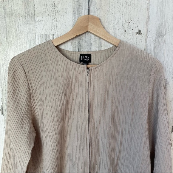 Eileen Fisher Cream Textured Lightweight Zip Front Jacket Size L - Picture 2 of 7